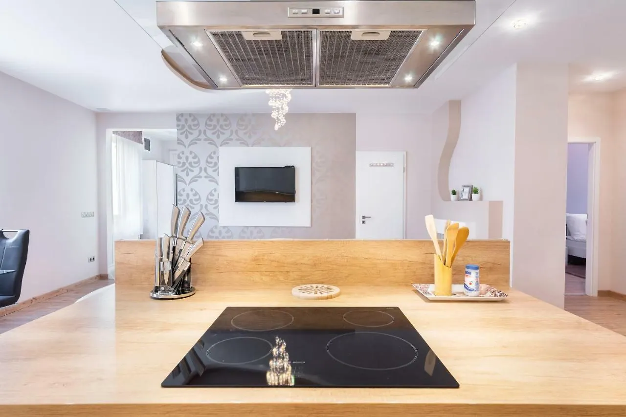 Raday Grand Deluxe Home Budapest 0*,
